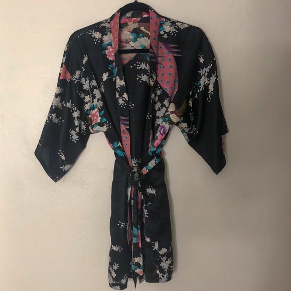 ❌SOLD Silk Floral Robe - Picture 2 of 4